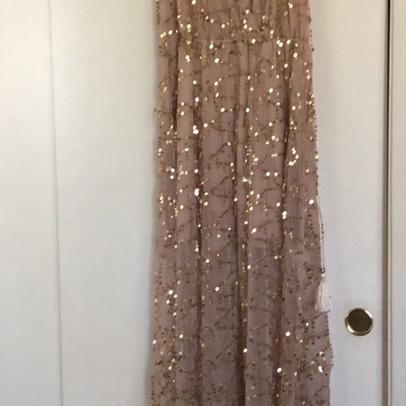Gorgeous glittery gold dress - Picture 2 of 3